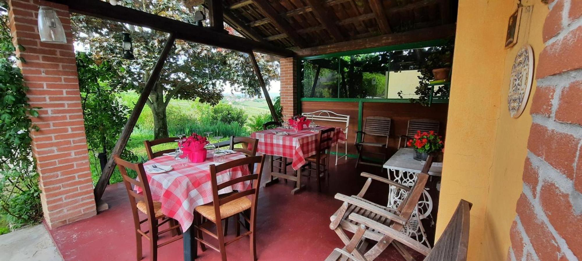 Ca Trifolera Barbaresco - Romantico Cascinale Con Antica Cantina Nel Cuore Delle Langhe - Degustazione Vini Nella Nostra Cantina Luaran gambar