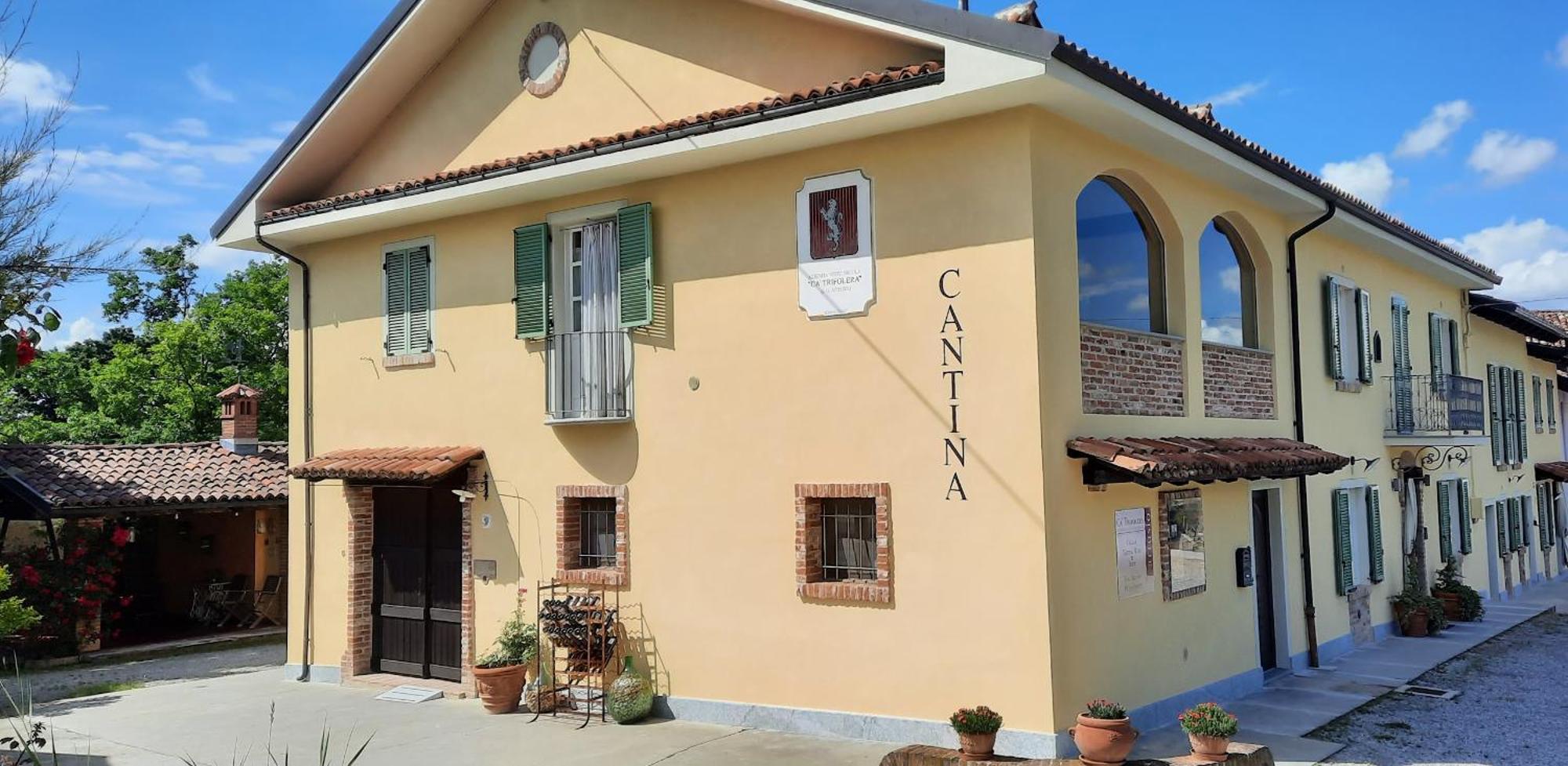 Ca Trifolera Barbaresco - Romantico Cascinale Con Antica Cantina Nel Cuore Delle Langhe - Degustazione Vini Nella Nostra Cantina Luaran gambar